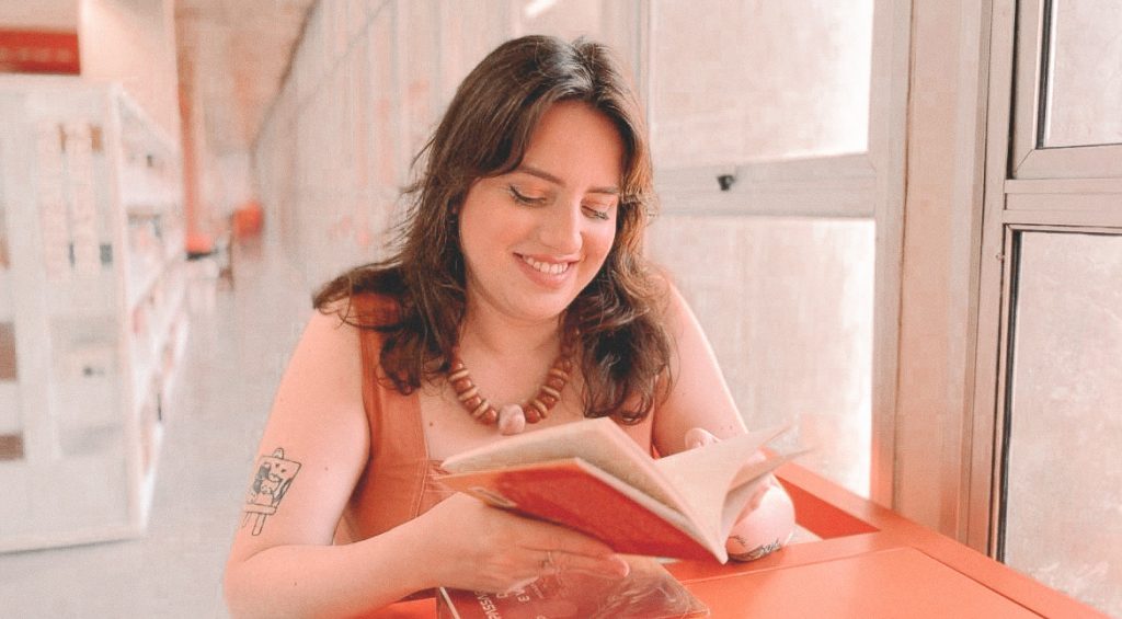 Priscilla Pinheiro já possui outros dois livros de poemas prontos, aprimorados durante a mentoria com Jarid Arraes. 