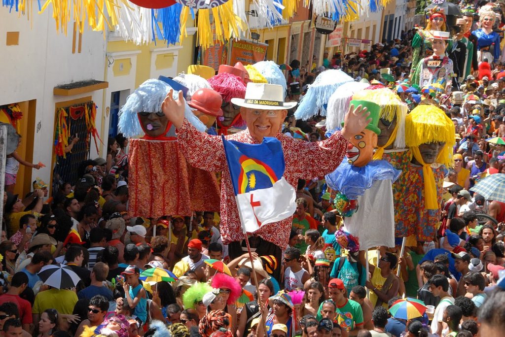 Os bonecos gigantes são famosos no Carnaval de Olinda e já foram assunto do Expedição Brasil do Conexão123