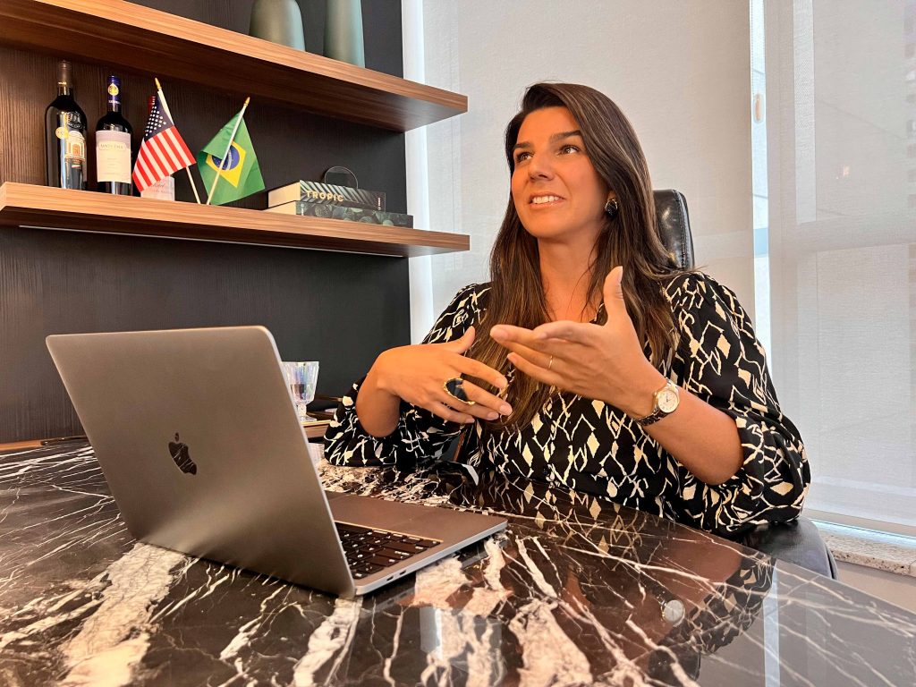 Bianca Baril, especialista em negócios internacionais, migração feminina brasileira para o exterior e CEO da Aquila Global Group. (Foto: Onevox Press)