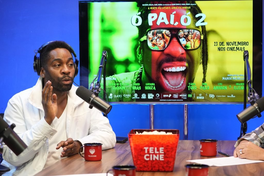 Lázaro Ramos na gravação do ‘Traz a Pipoca’ (Marcos Avlis/divulgação).