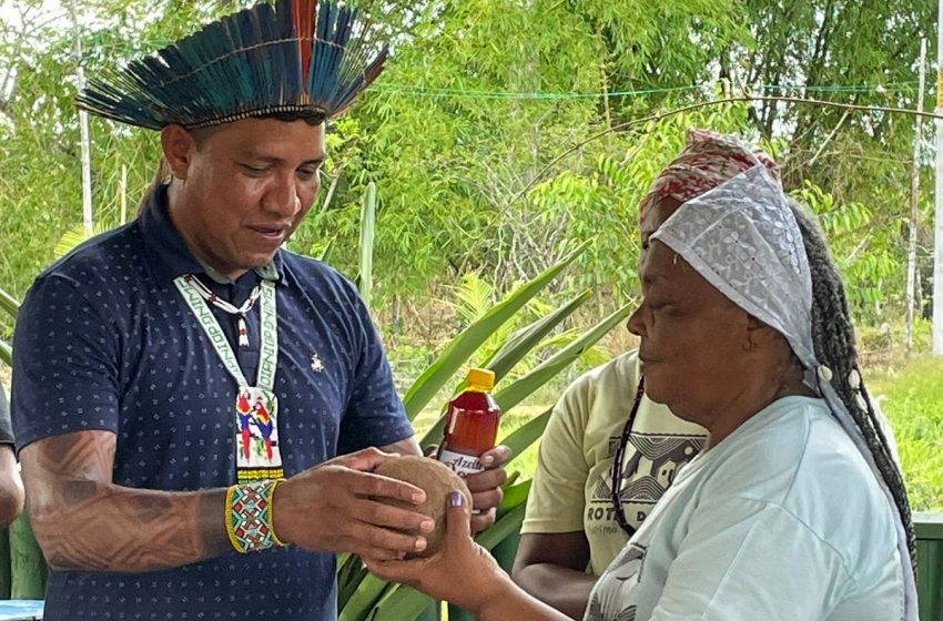 Representantes de comunidade indígena e quilombola trocam experiências no Encontro de Comunidades Tradicionais. Crédito: Votorantim Cimentos/Divulgação.