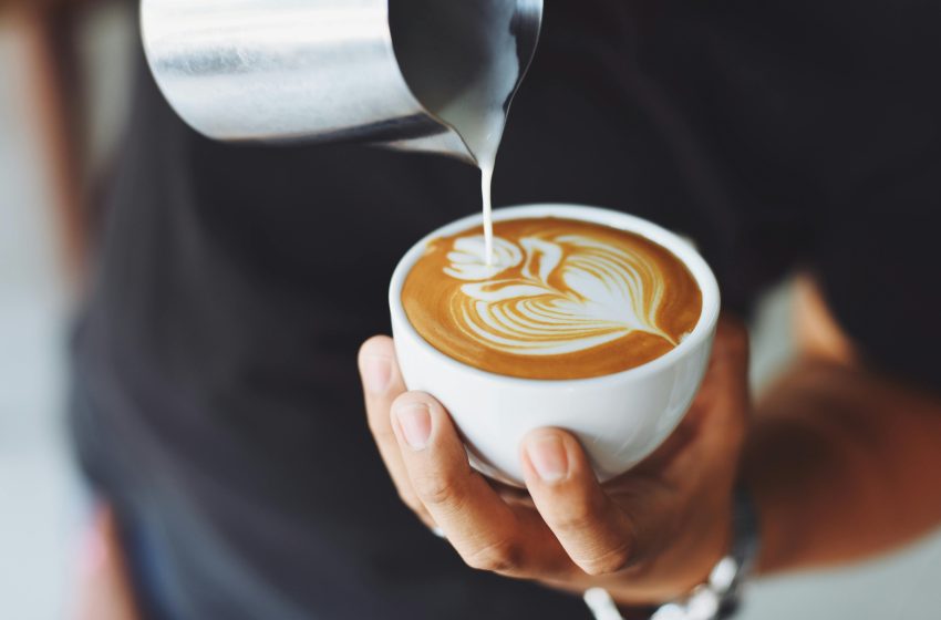 Competição inédita na capital federal ocorrerá no Mercado do Café e definirá o melhor barista nacional na arte de desenhar com leite no café espresso. Campeão representará o Brasil no campeonato mundial, na Dinamarca