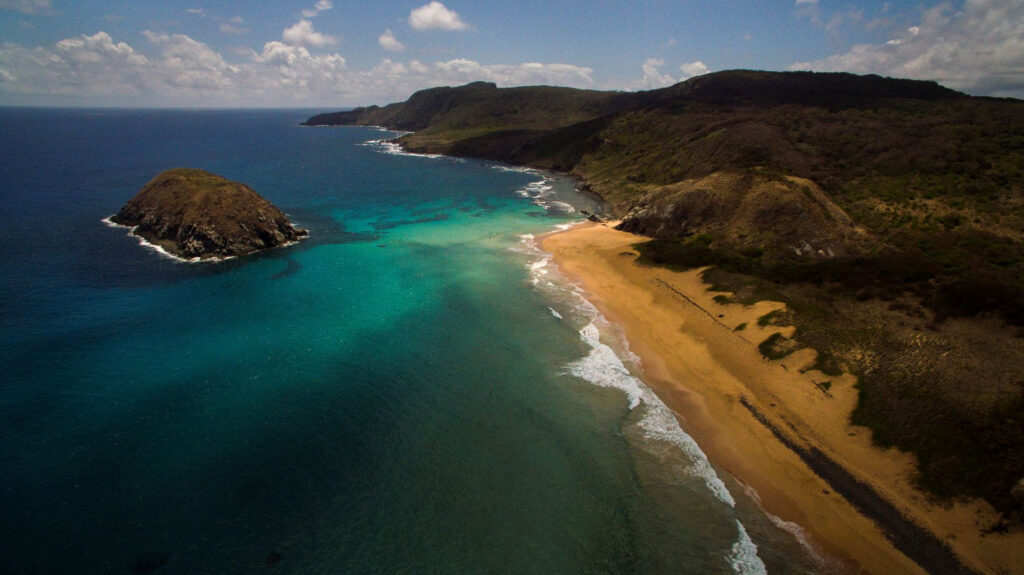 Monitoramento de cardumes por drones em Fernando de Noronha é exemplo do uso de tecnologia para a conservação da natureza. Foto: José Amorim Reis-Filho