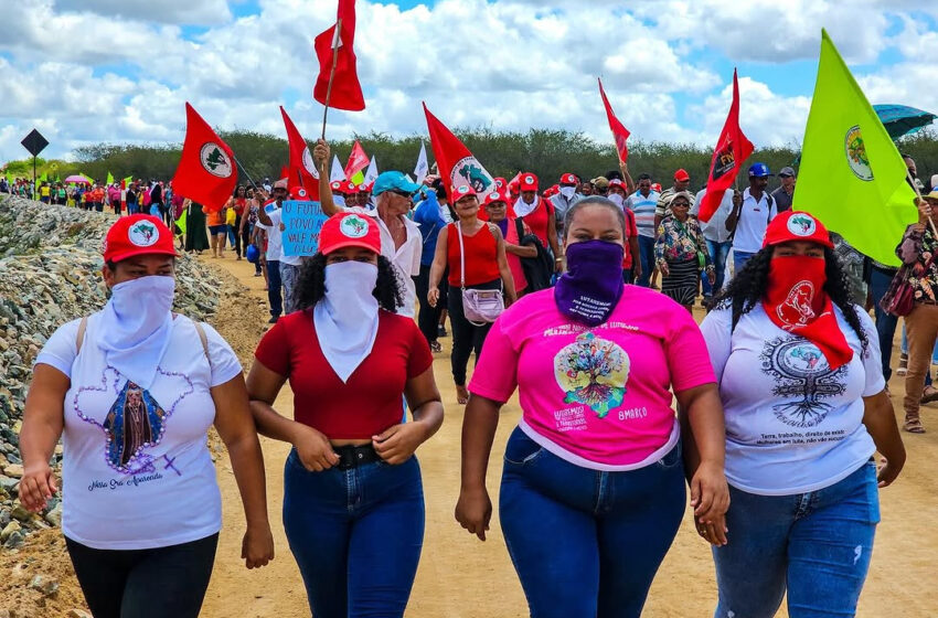  Mulheres Sem Terra denunciam as violências do capital no campo em todo o país